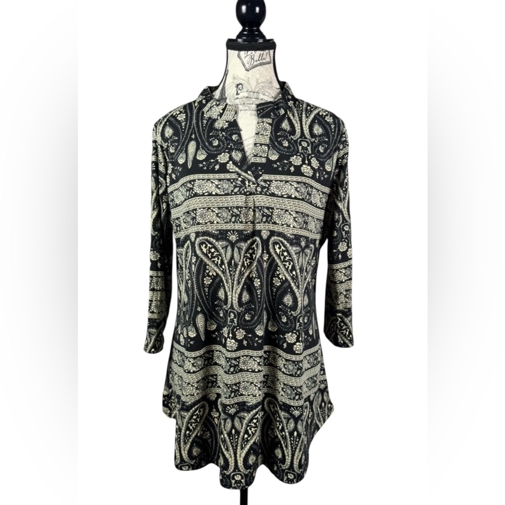 BEPEI Paisley Print V-Neck Black and Cream Tunic Top Size L